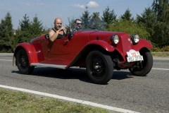 06.-Zdenek-Rytir-junior-a-jeho-tetovani-na-svem-voze-Tatra-57-sport-rok-vyroby-1932