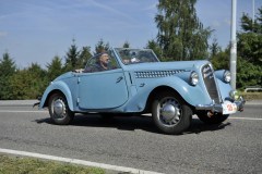 20-vladimir-Bechyne-na-voze-Skoda-Popular-rok-vyroby-1938-absah-1089-ccm